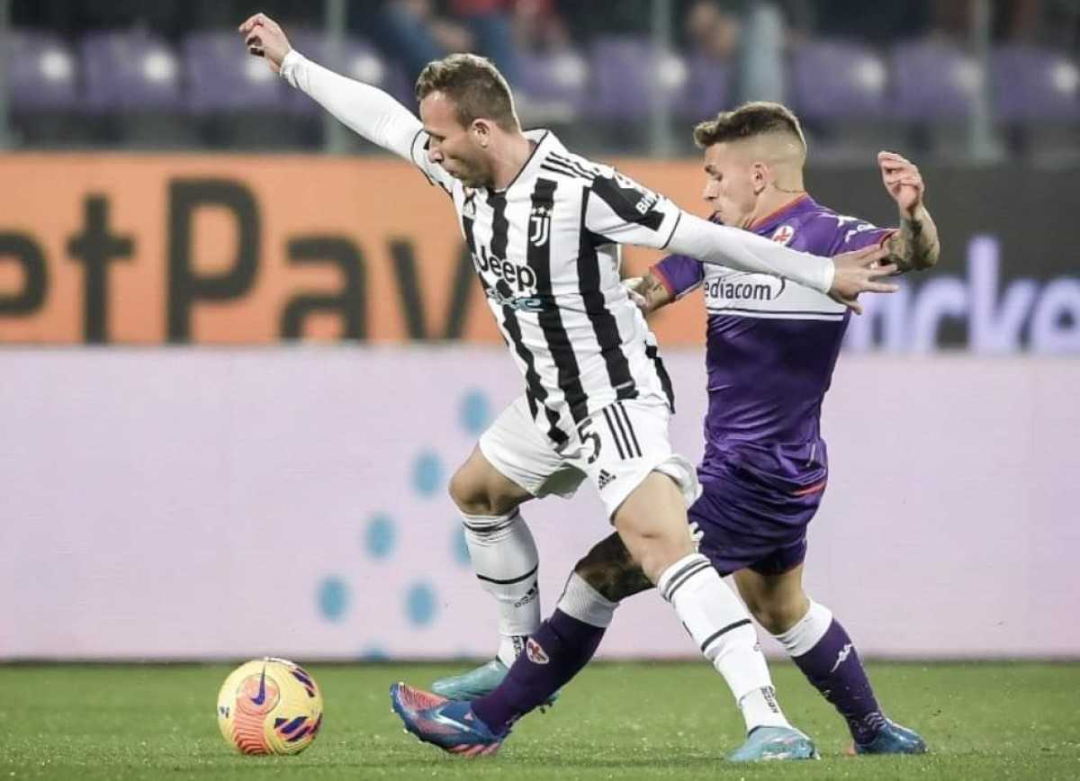 Mercato Juventus, interesse della Fiorentina per Arthur
