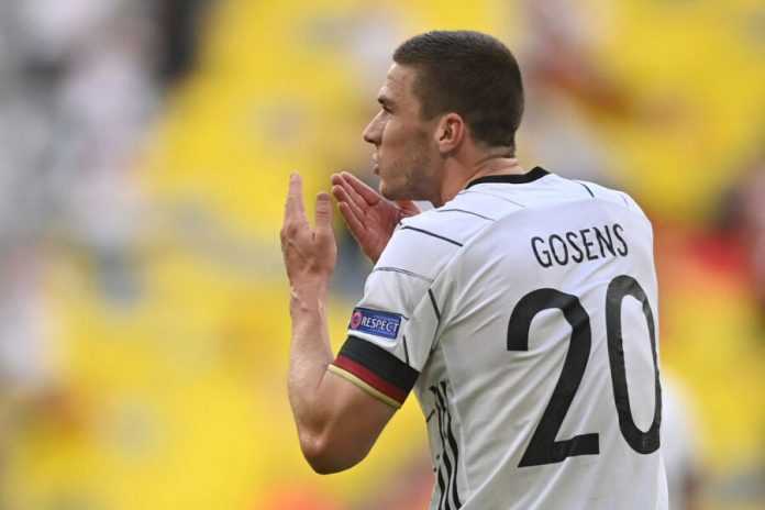 Robin Gosens torna in Germania, addio polemico con la Fiorentina