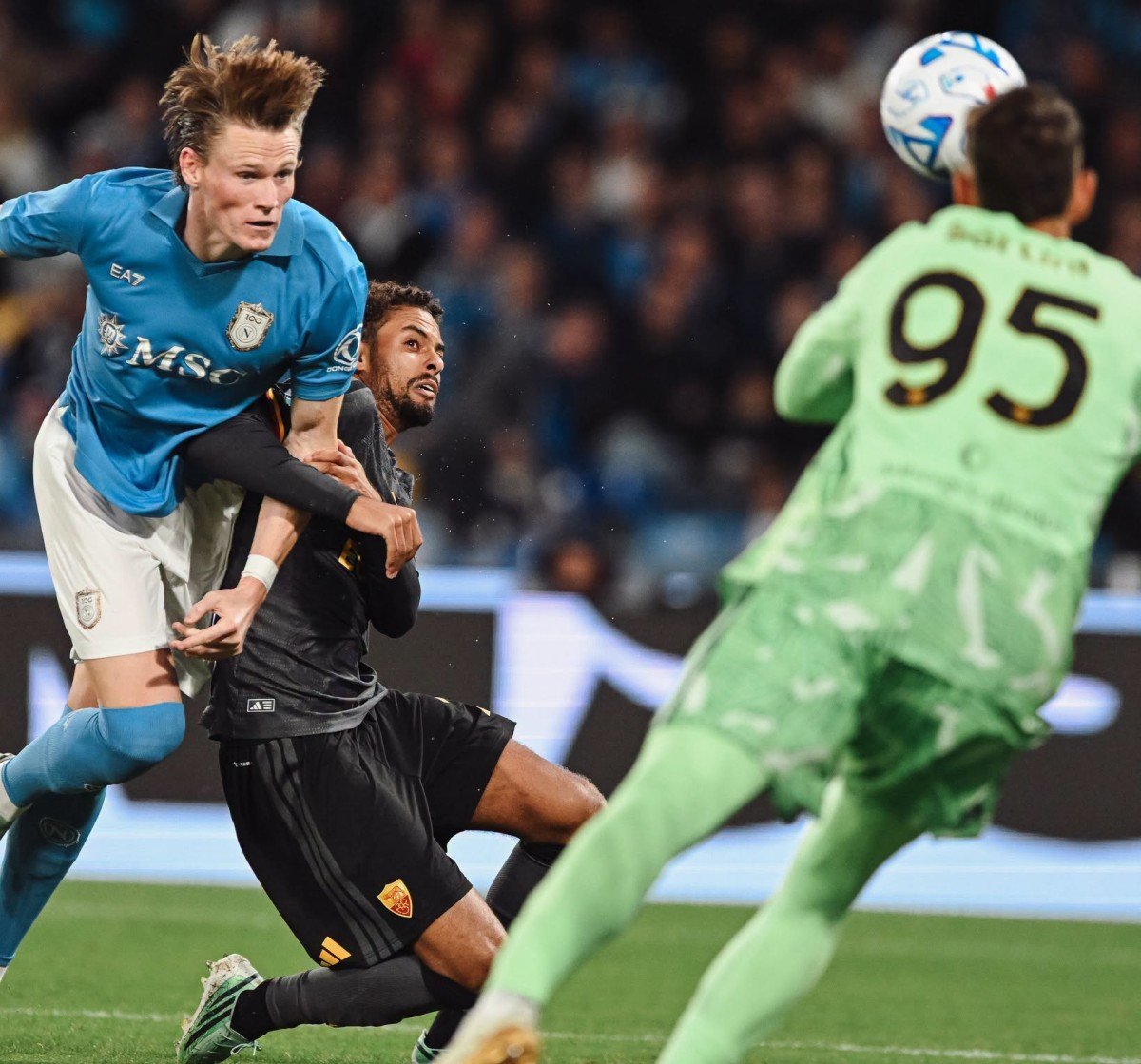 La volubilità dei partenopei e i cambi di Gasperini: Napoli e Roma frenano sul 3-3